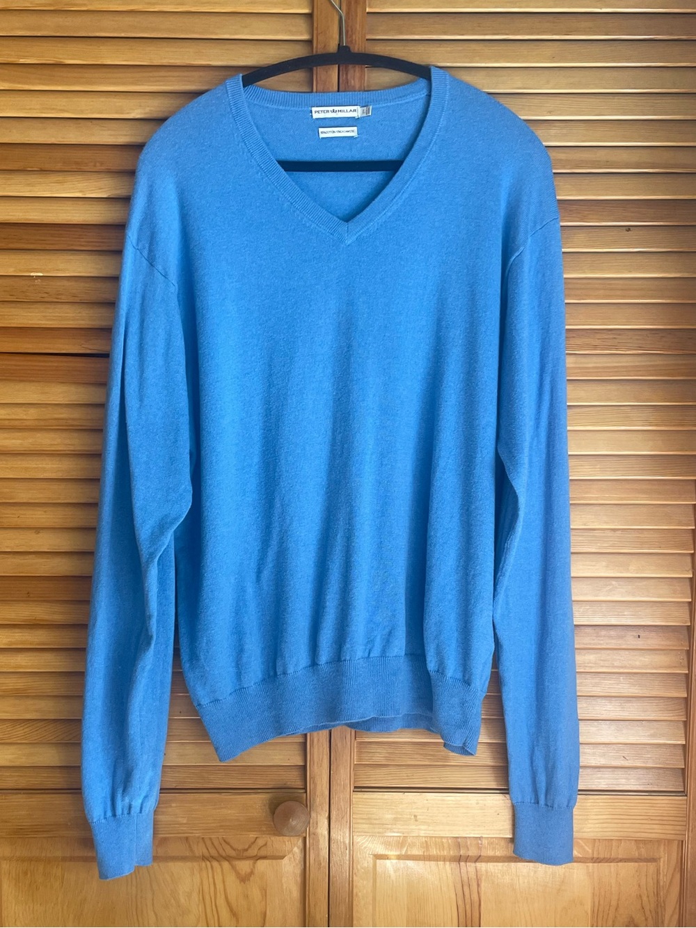 Peter Millar Blue Cotton Cashmere Men’s V-Neck Sweater in Blue. Size L